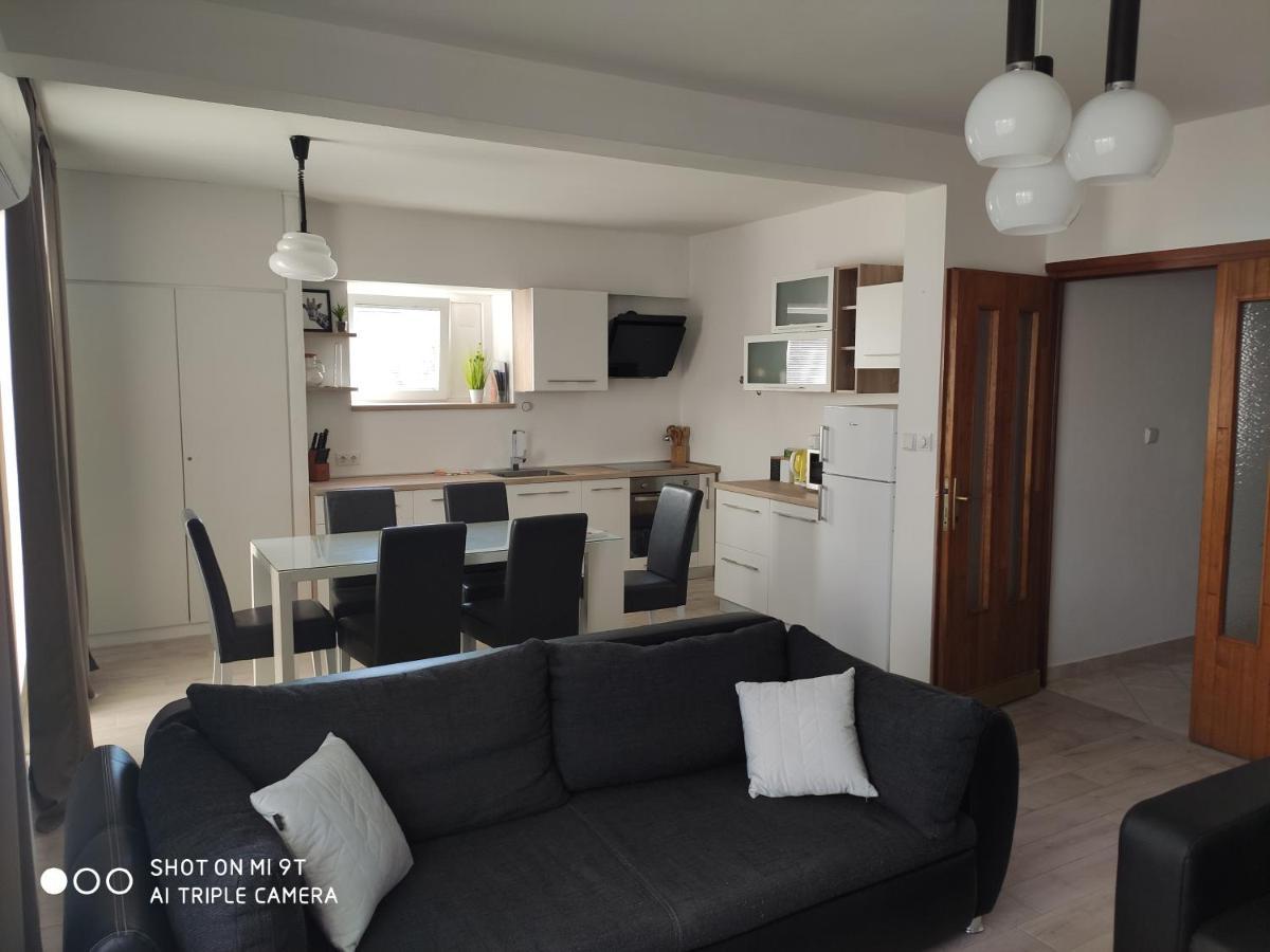 Apartment Sandra Водице Екстер'єр фото